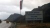 BiH: Zastava Srbije kod table "Dobro došli u RS"