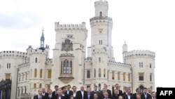 Министрлар очрашуы Чехиянең Hluboka nad Vltavou сараенда үтә