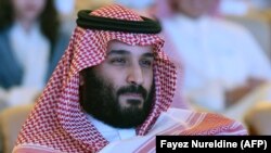  محمد بن سلمان د پاکستان او بنګله دیش ولسمشرانو او په افغانستان د طالبانو حکومت مشرانو په ګډون له هغو چارواکو سره وکتل چې حج ته تللي دي ـ پخوانی انځور. 