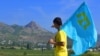 26 июнь - Милли байрак көнендә Судакта бер милләпәрвәр 5х3 метр зурлыктагы байракны Бахаташ тавы башына элеп куйган