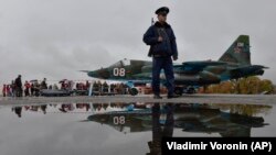 "Кант" авиабазасындагы орус аскери. 