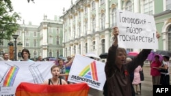 Как известно, в России гей-провокация – традиционный инструмент "черного пиара"