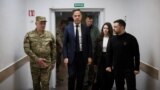 NATO-nyň Baş sekretary Mark Rutte (ortada) we Ukrainanyň prezidenti Wolodymyr Zelenski (sagda) Odessada. 15-nji aprel, 2025 ý.