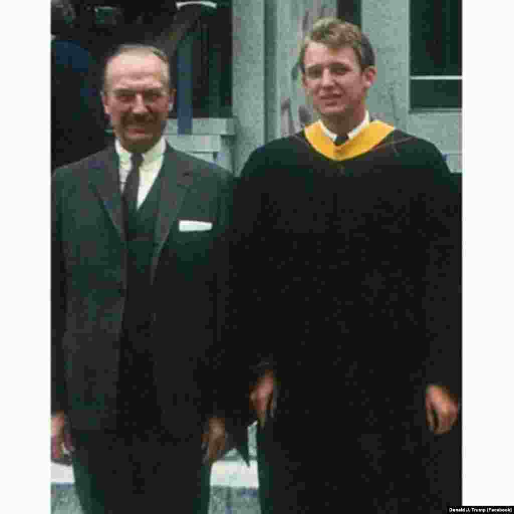 Trump împreună cu tatăl său după absolvirea Școlii de Business Wharton în 1968.