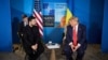 Украина президенті Владимир Зеленский және АҚШ басшысы Дональд Трамп.