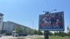Na bilbordu je ispisana poruka: "Kad narod vjeruje, padaju presude. Pobijediće Dodik, pobijediće Srpska" u Banjoj Luci, nakon presude i poništavanja mandata predsjedniku RS-a, 11. august 2025. 
