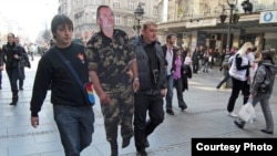 Pripadnici pokreta Naši sa likom Ratka Mladića, mart 2011