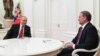 Один із лідерів проросійської партії ОПЗЖ Віктор Медведчук (праворуч) і президент Росії Володимир Путін. Москва, 10 березня 2020 року