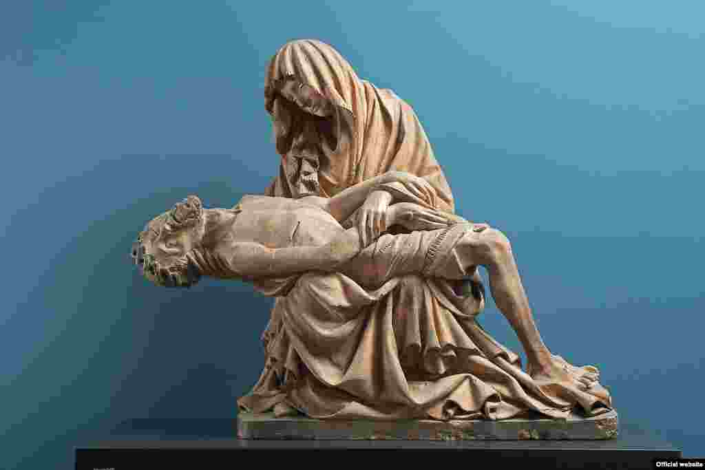 Pietà din Steinberg, în apropiere de Laupheim, în vecinătatea orașului Ulm, Suabia superioară (Ulm?), ca. 1420–30 (Liebieghaus Skulpturensammlung, Frankfurt am Main. Photo: Liebieghaus Skulpturensammlung – ARTOTHEK).