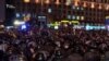 У Києві на майдані Незалежності сталася штовханина між активістами і силовиками (відео)