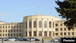 Գյումրիի քաղաքապետարանի շենքը, արխիվ: