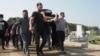 Тела жертв нападения на школу в столице российского региона Татарстан переданы их семьям, в Казани проходят похороны, <a href="https://dqdrmknppaunh.cloudfront.net/a/31250989.html" target="_blank">сообщает Радио Азаттык</a>