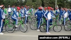 Türkmenistanda geçirilýän bir köpçülik çäresi.