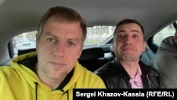 A Gulagu.net-projekt alapítója, Vlagyimir Oszecskin és informátora, Szergej Szaveljev, aki az orosz börtönökben alkalmazott kínzásokról beszélt, és most Franciaországban bujkál. 2021. október 19.
