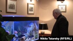 Оьрсийчоь -- Горбачев Михаил ву шен офисехь, 11Чил2011