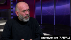 Armenia- Karabakh war veteran Smbat Hakobyan in RFE/RL studio in Yerevan, 12 Dec2014