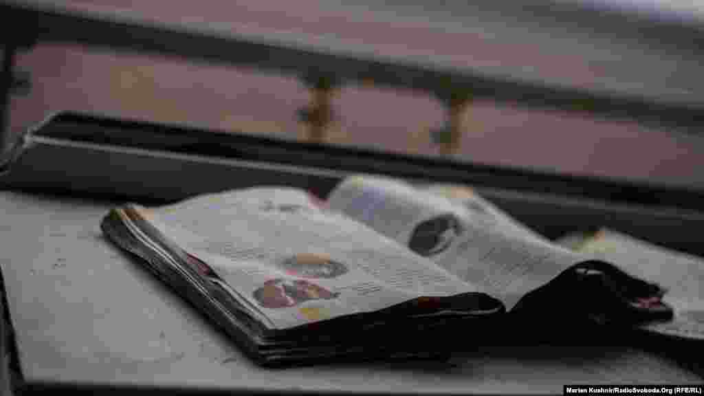 В одній з розбитих квартир на вікні – книжка з історією про бобренятко