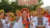 Українська група дівчат на Міжнародному фестивалі фольклору для дітей та юнацтва «Золота рибка». Румунія, місто Тульча, 8 серпня 2016 року