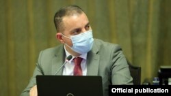 И. о. министра экономики Ваан Керобян на сегодняшнем заседании правительства, 12 июля 2021 г.