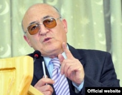 Рашид Абдулло мегӯяд, сулҳи тоҷикон нодир аст.