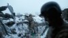 Украинские военные возле деревни Луганское Донецкой области (архивное фото) 