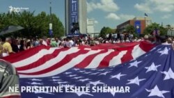 Clinton dhe Albright, priten si heronj në Prishtinë