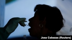 Tulpinile COVID-19 apar mai ales în zonele unde populația nu este vaccinată