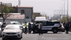 Հազիվ մեջքներս ուղղել, ավտոբուսում կանգնել էինք, էլի կռացնում են. կրկին փակ էր Երևան-Աշտարակ մայրուղին