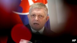 Premierul slovac Robert Fico vorbește în timpul unei conferințe de presă, cu privire la decizia Ucrainei de a întrerupe livrările de gaze rusești către Europa, 9 ianuarie.