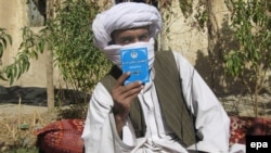 Owganystandaky talyplaryň dolandyryjy şurasynyň agzasy Mullah Wakil Kandaharda, noýabr, 2009-njy ýyl.