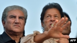 د پاکستان وزیر اعظم عمران خان او د بهرینو چارو وزیر شاه محمود قرېشي