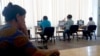 Diňle: Türkmen häkimiýetleriniň ýasama spirtli içgiler wakasy barada dymmagy ilat arasynda nägilelik döredýär