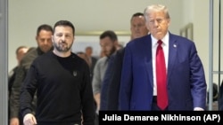 Президент України Володимир Зеленський та 45-й президент США Дональд Трамп (п). Нью-Йорк, США, 27 вересня 2024 року