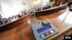 На среднощно заседание на практика бе премахнат преференциалният вот. 