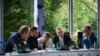 Європейські лідери під час телефонної розмови з президентом США Трампом у Тирані, Албанія, 16 травня 2025 року