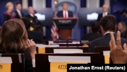 Američki predsednik na redovnoj dnevnoj konferenciji u Beloj kući u vreme pandemije korona virusa