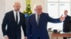 Njemački predsjednik Frank Steinmeier (desno) pozdravlja ukrajinskog premijera Denisa Šmihala u Berlinu, 4. septembar 2022.