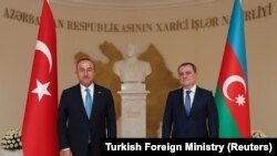 Azərbaycan və Türkiyə xarici işlər nazirləri Ceyhun Bayramov (sağ) və Mevlut Çavuşçoğlu, Bakı, 1 noyabr 2020