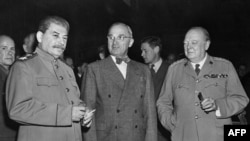 Солдон оңго карай: Сталин, Черчил, Трумен, 2-август, 1945-жыл