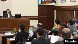Armenia - Mayor Hayk Marutian chairs a session of Yerevan's municipal council, December 21, 2018.