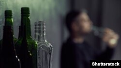 Сотні іранців госпіталізовані через отруєння алкоголем