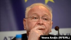 Žarko Korać
