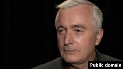 Василь Овсієнко під час розповіді Радіо Свобода про Українську Гельсінську групу. Київ, 18 жовтня 2016 року
