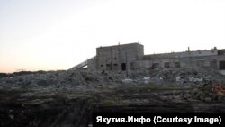 Базальтовый завод и отходы вокруг него