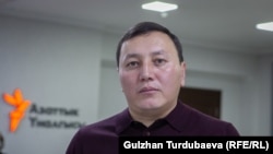 Жеңиш Молдокматов учурда "Туран" партиясын жетектейт. 