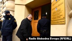 Muriz Memić, otac Dženana Memića ispred Tužilaštva, februar 2021