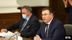Mинистърът на здравеопазването проф. Костадин Ангелов и главният държавен здравен инспектор доц. Ангел Кунчев