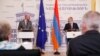 Եվրոպական խորհրդի նախագահ Շառլ Միշելը և Հայաստանի վարչապետի պաշտոնակատար Նիկոլ Փաշինյանը Երևանում հանդես են գալիս մամուլի համատեղ ասուլիսով, 17-ը հուլիսի, 2021թ., լուսանկարը` կառավարության լրատվական ծառայության