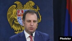 ՀՀ պաշտպանության նախարար Վիգեն Սարգսյան, արխիվ