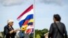 Steaguri în bernă la ceremonia de la Vijfhuizen